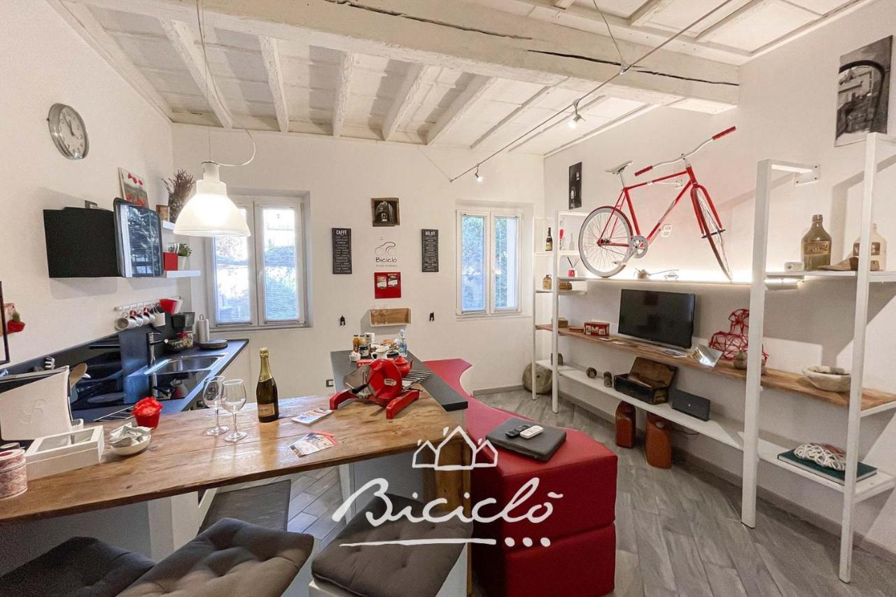 Biciclo' Rosso Apartment *