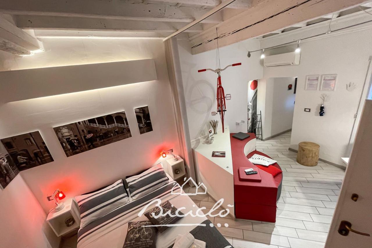 Apartment Biciclo' Rosso Ferrara
